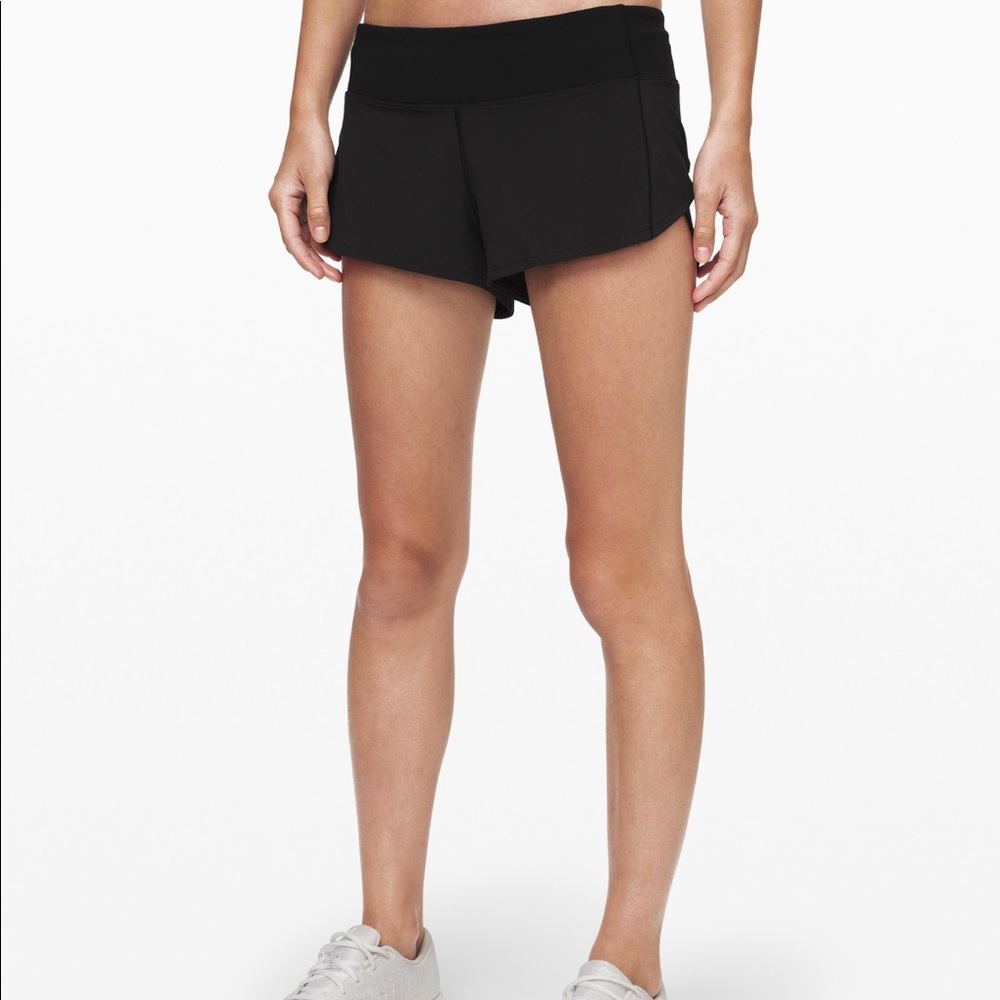 BLACK LULULEMON SHORTS/// size 2